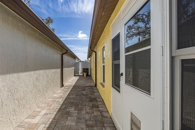 6635 CROSSBOW LANE, New Port Richey, FL 34653