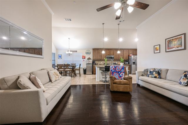 1669 Victoria Drive, Fort Worth, TX 76131