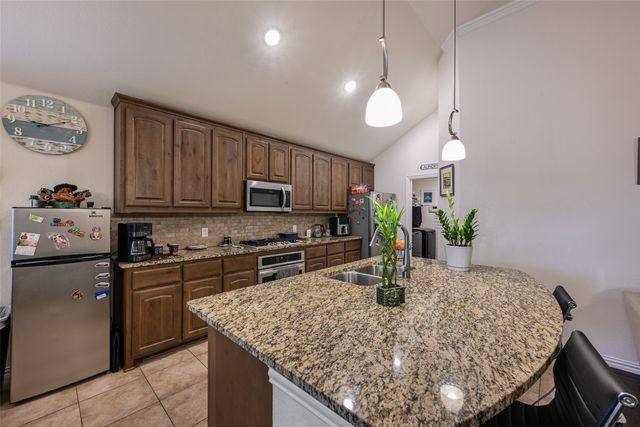 1669 Victoria Drive, Fort Worth, TX 76131