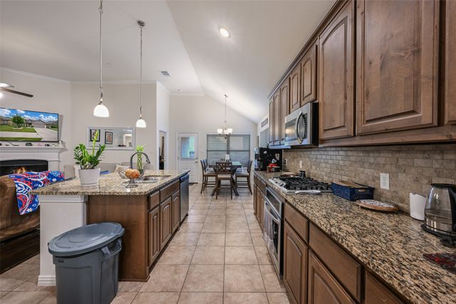 1669 Victoria Drive, Fort Worth, TX 76131