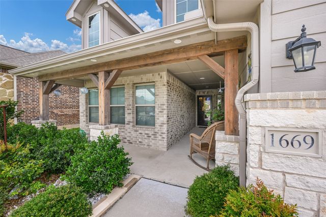 1669 Victoria Drive, Fort Worth, TX 76131