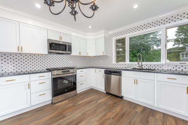 8 Bonnie Lane, Waterbury, CT 06705