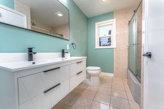 8 Bonnie Lane, Waterbury, CT 06705