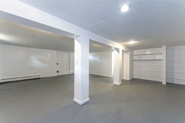 8 Bonnie Lane, Waterbury, CT 06705