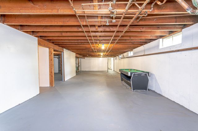 8 Bonnie Lane, Waterbury, CT 06705