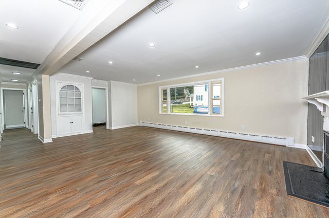 8 Bonnie Lane, Waterbury, CT 06705