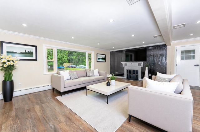 8 Bonnie Lane, Waterbury, CT 06705