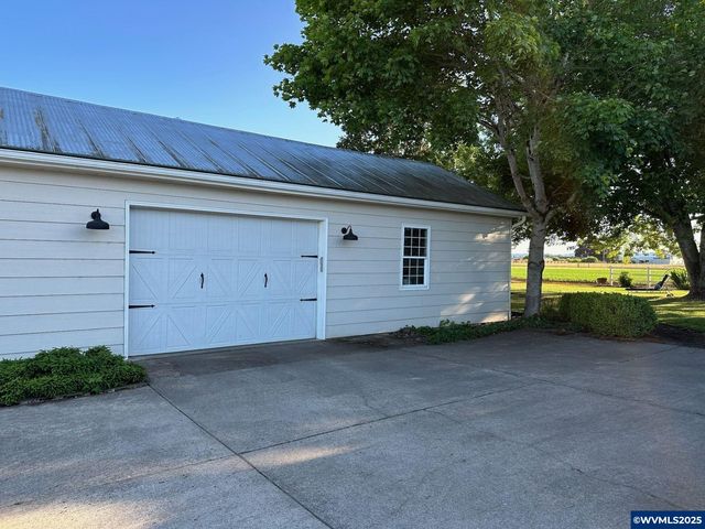 6944 Lakeside Dr NE, Salem, OR 97305
