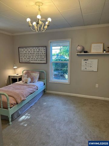 6944 Lakeside Dr NE, Salem, OR 97305