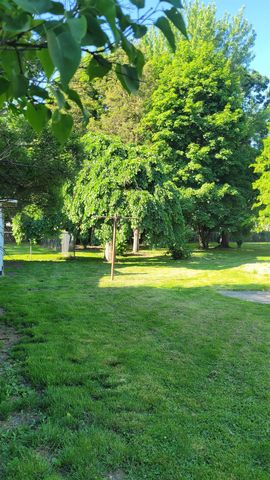 1013 Oak Street, Lennon, MI 48449