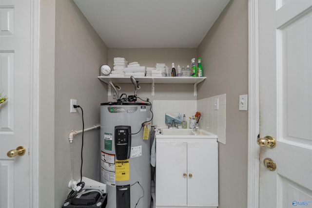 1906 Spanish Oaks Drive, Huntsville, AL 35803