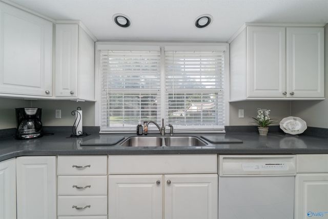 1906 Spanish Oaks Drive, Huntsville, AL 35803