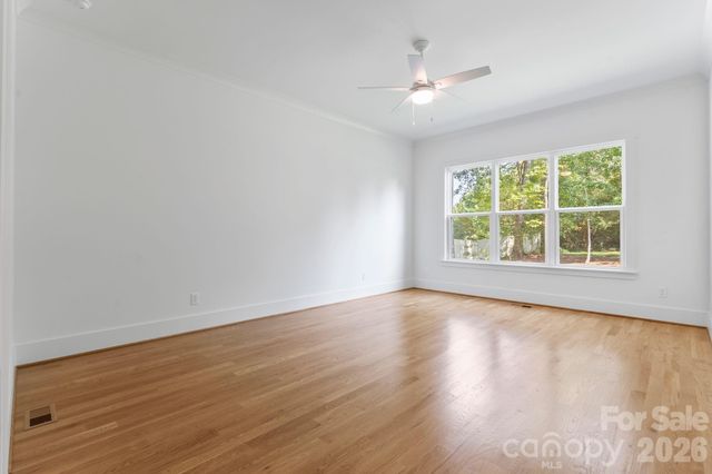 80 42nd Avenue Drive NW, Hickory, NC 28601