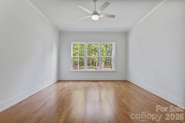 80 42nd Avenue Drive NW, Hickory, NC 28601