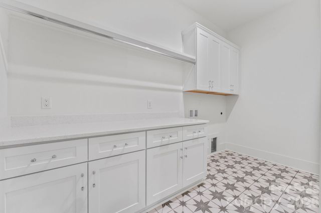 80 42nd Avenue Drive NW, Hickory, NC 28601