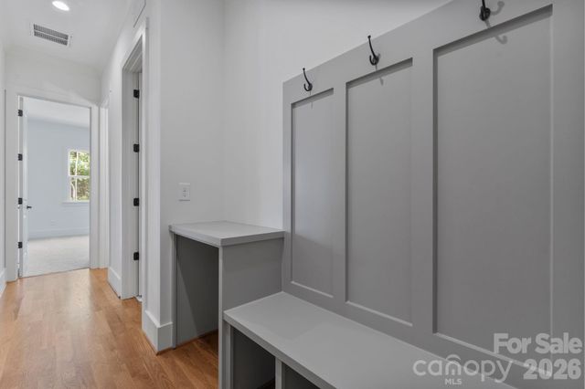 80 42nd Avenue Drive NW, Hickory, NC 28601