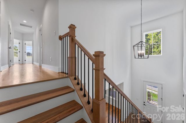 80 42nd Avenue Drive NW, Hickory, NC 28601