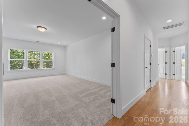 80 42nd Avenue Drive NW, Hickory, NC 28601