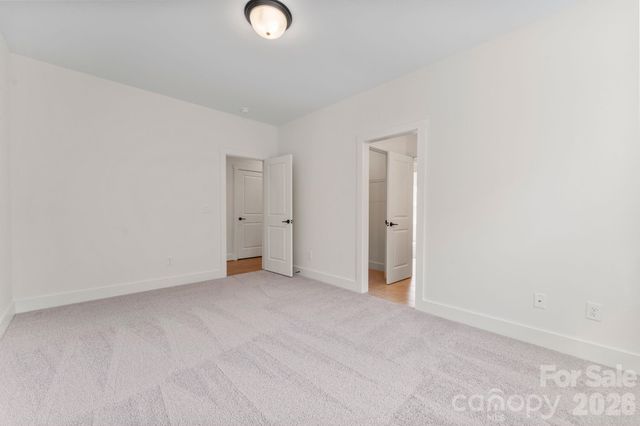 80 42nd Avenue Drive NW, Hickory, NC 28601