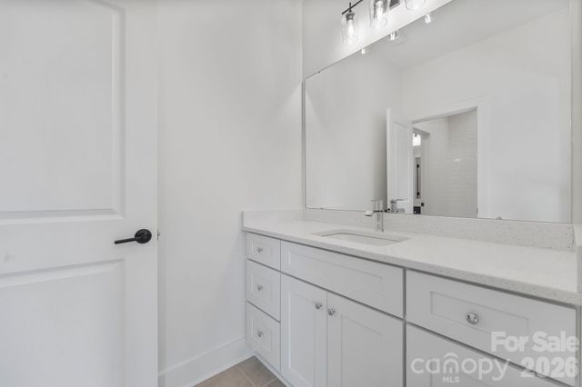 80 42nd Avenue Drive NW, Hickory, NC 28601