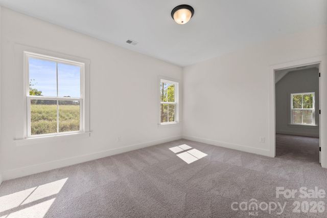 80 42nd Avenue Drive NW, Hickory, NC 28601