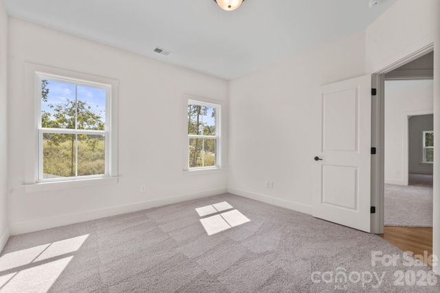 80 42nd Avenue Drive NW, Hickory, NC 28601