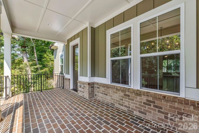 80 42nd Avenue Drive NW, Hickory, NC 28601