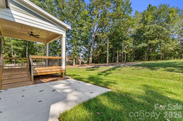80 42nd Avenue Drive NW, Hickory, NC 28601
