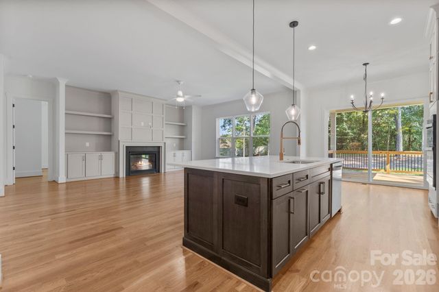 80 42nd Avenue Drive NW, Hickory, NC 28601