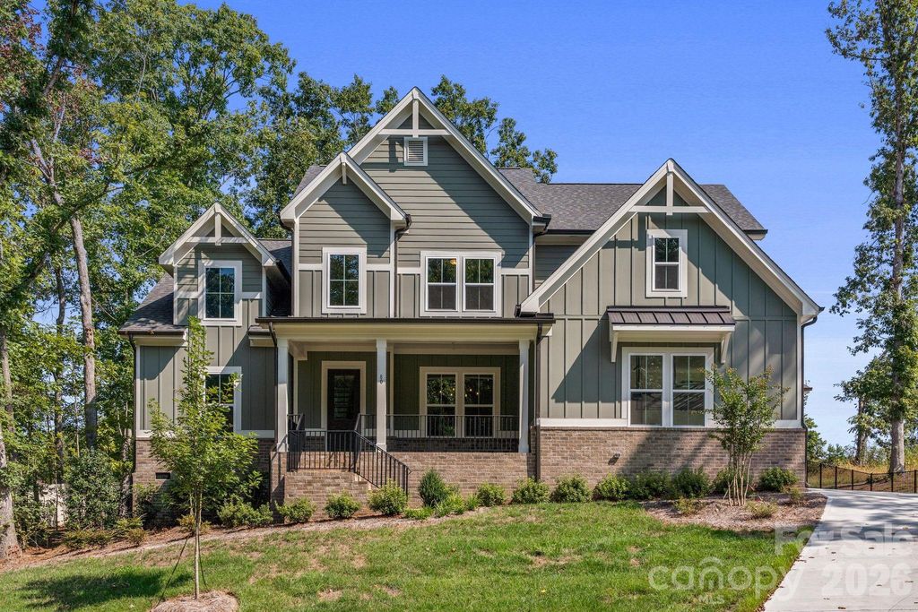 80 42nd Avenue Drive NW, Hickory, NC 28601