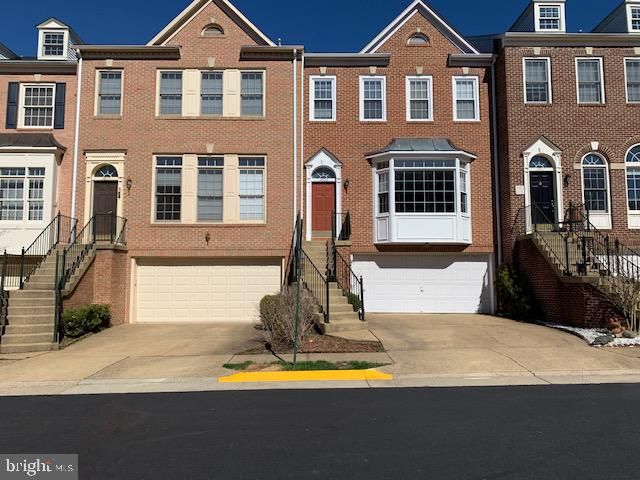 1807 FAWNCREST CT, Vienna, VA 22182