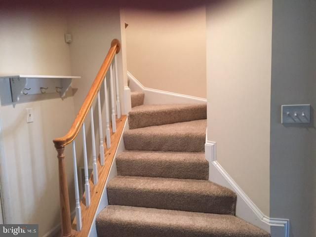 1807 FAWNCREST CT, Vienna, VA 22182