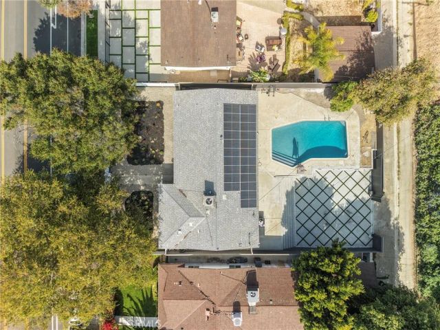 20540 Oxnard Street, Woodland Hills, CA 91367