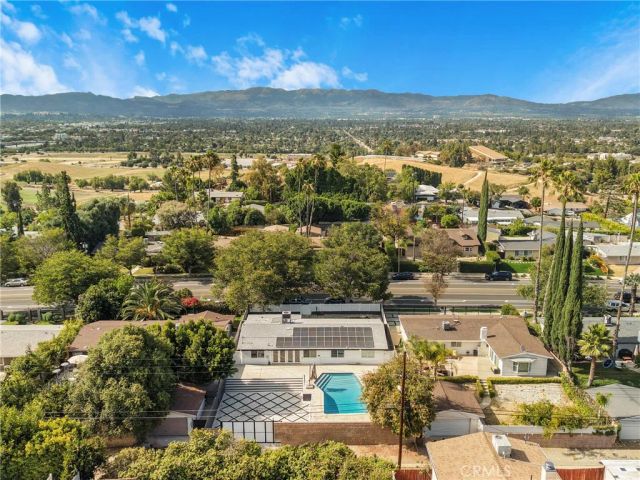 20540 Oxnard Street, Woodland Hills, CA 91367