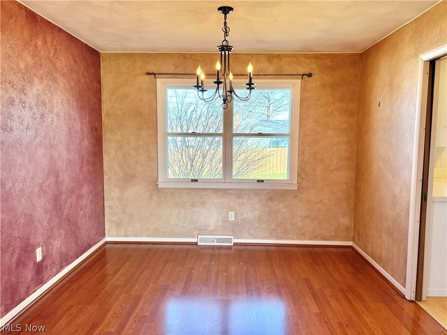 145 Crestview Drive, Elyria, OH 44035