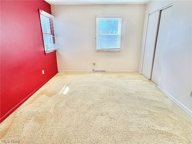 145 Crestview Drive, Elyria, OH 44035