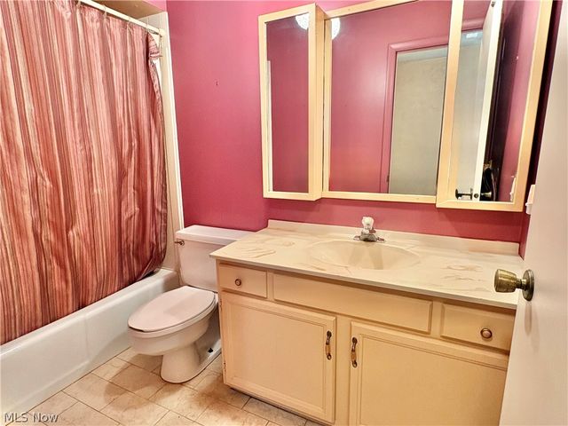 145 Crestview Drive, Elyria, OH 44035