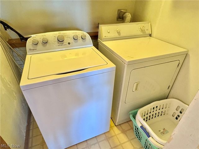 145 Crestview Drive, Elyria, OH 44035