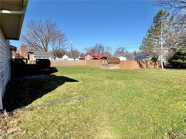 145 Crestview Drive, Elyria, OH 44035