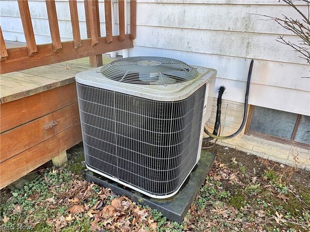 145 Crestview Drive, Elyria, OH 44035