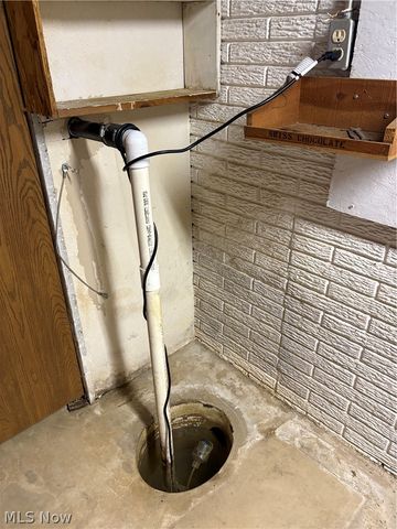 145 Crestview Drive, Elyria, OH 44035