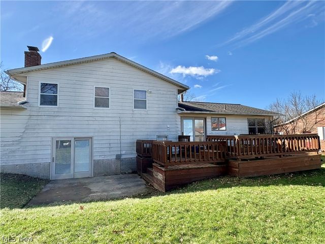 145 Crestview Drive, Elyria, OH 44035