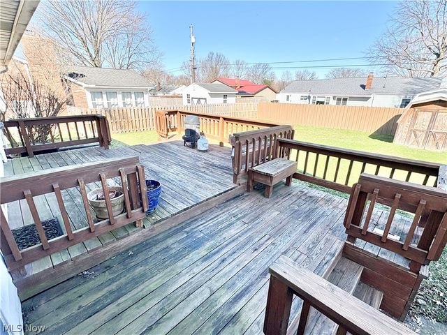 145 Crestview Drive, Elyria, OH 44035