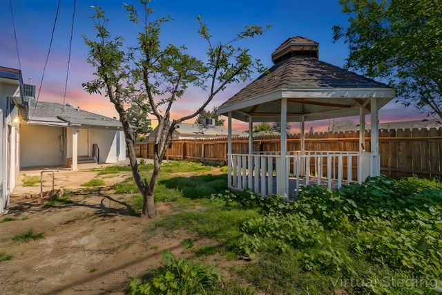 1645 W Fountain Way, Fresno, CA 93705