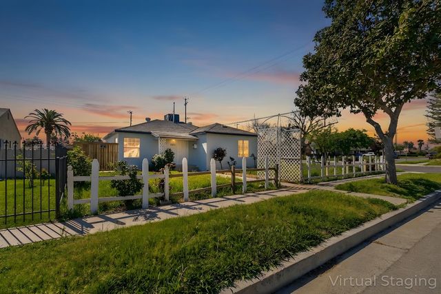 1645 W Fountain Way, Fresno, CA 93705