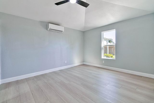 1645 W Fountain Way, Fresno, CA 93705