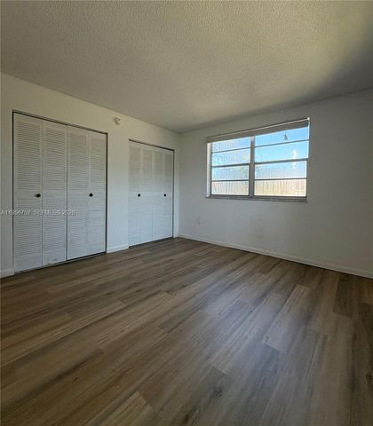 8950 NE 8th Ave 312, Miami, FL 33138