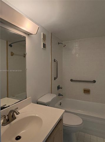 8950 NE 8th Ave 312, Miami, FL 33138