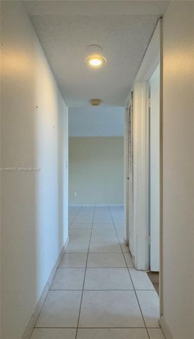 8950 NE 8th Ave 312, Miami, FL 33138