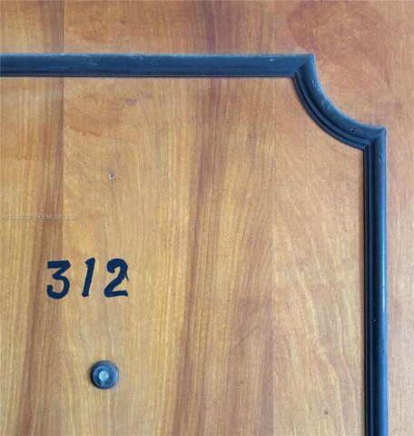 8950 NE 8th Ave 312, Miami, FL 33138